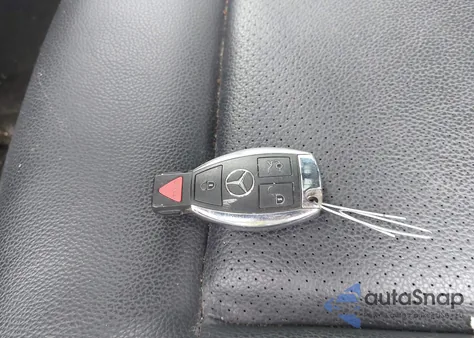 2016 Mercedes-Benz E 350 из США, поврежденный, VIN WDDHF5KB9GB248118